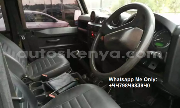 Oofamaa Land Rover Defender Silver Makiinaa iti Nairobi keessatti Nairobi keessatti Oofamaa Land Rover Defender Silver Makiinaa iti Nairobi keessatti Nairobi keessatti