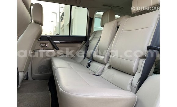 Imported Mitsubishi Pajero Black Makiinaa iti Import - Dubai keessatti Central Kenya keessatti Imported Mitsubishi Pajero Black Makiinaa iti Import - Dubai keessatti Central Kenya keessatti