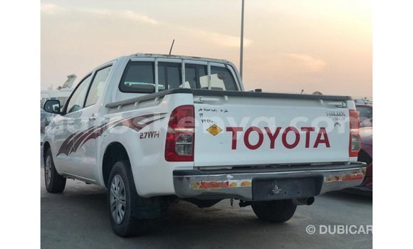 Imported Toyota Hilux White Makiinaa iti Import - Dubai keessatti Central Kenya keessatti Imported Toyota Hilux White Makiinaa iti Import - Dubai keessatti Central Kenya keessatti