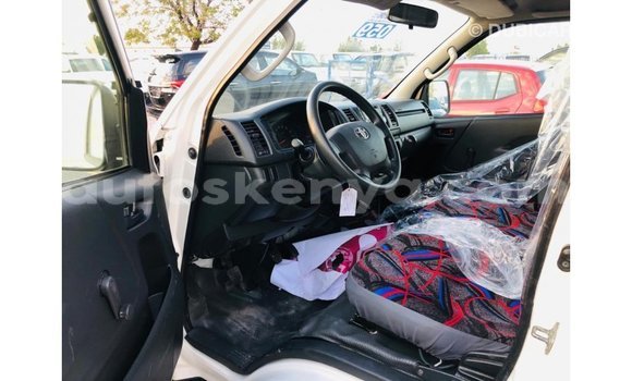Nunua Imported Toyota Hiace Nyeupe Gari ndani ya Import - Dubai nchini Kati Kenya Nunua Imported Toyota Hiace Nyeupe Gari ndani ya Import - Dubai nchini Kati Kenya