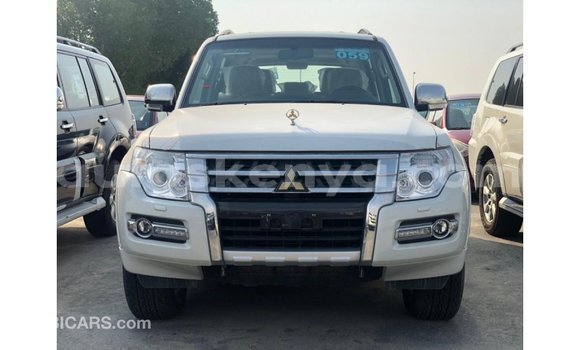 Nunua Imported Mitsubishi Pajero Nyeupe Gari ndani ya Import - Dubai nchini Kati Kenya Nunua Imported Mitsubishi Pajero Nyeupe Gari ndani ya Import - Dubai nchini Kati Kenya