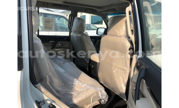 Nunua Imported Mitsubishi Pajero Nyeupe Gari ndani ya Import - Dubai nchini Kati Kenya Nunua Imported Mitsubishi Pajero Nyeupe Gari ndani ya Import - Dubai nchini Kati Kenya