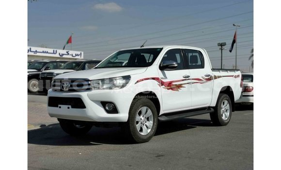 Nunua Imported Toyota Hilux Nyeupe Gari ndani ya Import - Dubai nchini Kati Kenya Nunua Imported Toyota Hilux Nyeupe Gari ndani ya Import - Dubai nchini Kati Kenya