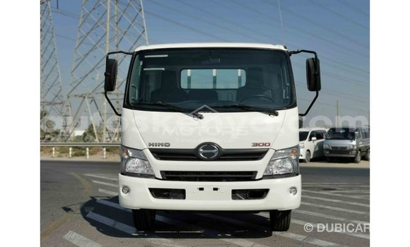 Buy Import Hino 300 Series White Truck in Import - Dubai in Central Kenya Buy Import Hino 300 Series White Truck in Import - Dubai in Central Kenya