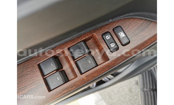 Imported Toyota Land Cruiser Black Makiinaa iti Import - Dubai keessatti Central Kenya keessatti Imported Toyota Land Cruiser Black Makiinaa iti Import - Dubai keessatti Central Kenya keessatti