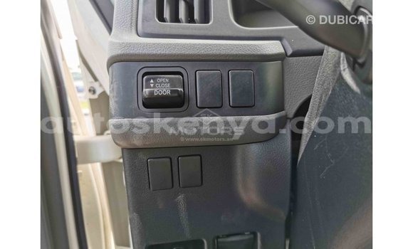 Imported Toyota Coaster White Makiinaa iti Import - Dubai keessatti Central Kenya keessatti Imported Toyota Coaster White Makiinaa iti Import - Dubai keessatti Central Kenya keessatti