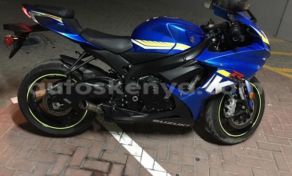 Oofamaa Suzuki GSX–R Blue Doqdoqqee iti Mombasa keessatti Coastal Kenya keessatti