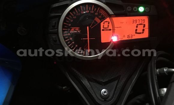 Oofamaa Suzuki GSX–R Blue Doqdoqqee iti Mombasa keessatti Coastal Kenya keessatti Oofamaa Suzuki GSX–R Blue Doqdoqqee iti Mombasa keessatti Coastal Kenya keessatti
