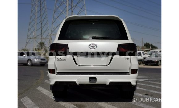 Buy Import Toyota Land Cruiser White Car in Import - Dubai in Central Kenya Buy Import Toyota Land Cruiser White Car in Import - Dubai in Central Kenya