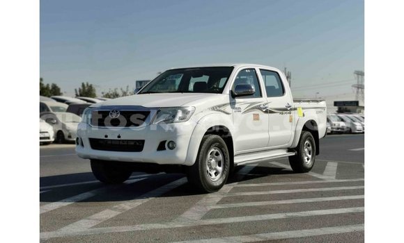 Nunua Imported Toyota Hilux Nyeupe Gari ndani ya Import - Dubai nchini Kati Kenya Nunua Imported Toyota Hilux Nyeupe Gari ndani ya Import - Dubai nchini Kati Kenya