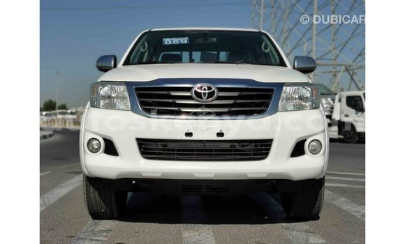 Nunua Imported Toyota Hilux Nyeupe Gari ndani ya Import - Dubai nchini Kati Kenya Nunua Imported Toyota Hilux Nyeupe Gari ndani ya Import - Dubai nchini Kati Kenya