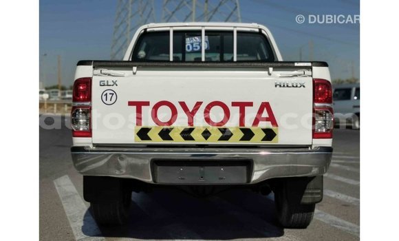 Nunua Imported Toyota Hilux Nyeupe Gari ndani ya Import - Dubai nchini Kati Kenya Nunua Imported Toyota Hilux Nyeupe Gari ndani ya Import - Dubai nchini Kati Kenya