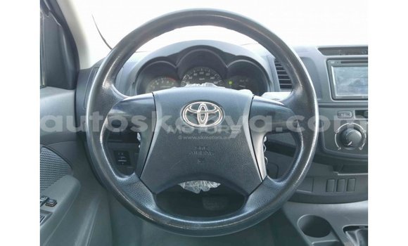 Nunua Imported Toyota Hilux Nyeupe Gari ndani ya Import - Dubai nchini Kati Kenya Nunua Imported Toyota Hilux Nyeupe Gari ndani ya Import - Dubai nchini Kati Kenya