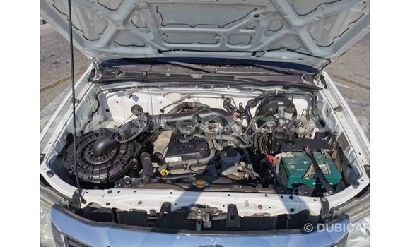 Nunua Imported Toyota Hilux Nyeupe Gari ndani ya Import - Dubai nchini Kati Kenya Nunua Imported Toyota Hilux Nyeupe Gari ndani ya Import - Dubai nchini Kati Kenya