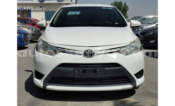 Nunua Imported Toyota Yaris Nyeupe Gari ndani ya Import - Dubai nchini Kati Kenya Nunua Imported Toyota Yaris Nyeupe Gari ndani ya Import - Dubai nchini Kati Kenya