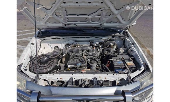 Nunua Imported Toyota Fortuner Nyeupe Gari ndani ya Import - Dubai nchini Kati Kenya Nunua Imported Toyota Fortuner Nyeupe Gari ndani ya Import - Dubai nchini Kati Kenya