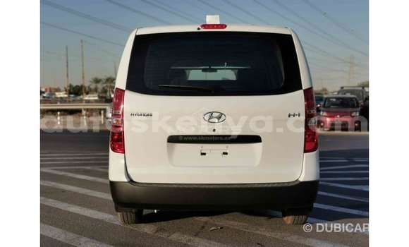 Nunua Imported Hyundai Chorus Nyeupe Lori ndani ya Import - Dubai nchini Kati Kenya Nunua Imported Hyundai Chorus Nyeupe Lori ndani ya Import - Dubai nchini Kati Kenya