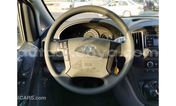 Nunua Imported Hyundai Chorus Nyeupe Lori ndani ya Import - Dubai nchini Kati Kenya Nunua Imported Hyundai Chorus Nyeupe Lori ndani ya Import - Dubai nchini Kati Kenya