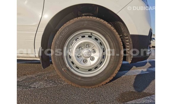 Nunua Imported Hyundai Chorus Nyeupe Lori ndani ya Import - Dubai nchini Kati Kenya Nunua Imported Hyundai Chorus Nyeupe Lori ndani ya Import - Dubai nchini Kati Kenya