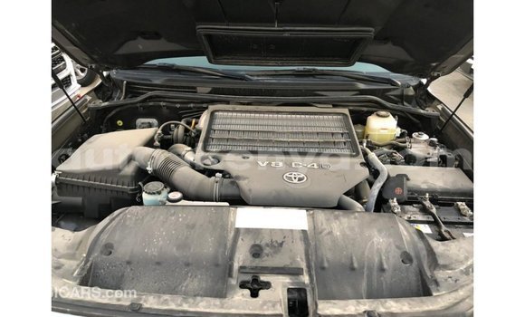 Nunua Imported Toyota Land Cruiser Nyingine Gari ndani ya Import - Dubai nchini Kati Kenya Nunua Imported Toyota Land Cruiser Nyingine Gari ndani ya Import - Dubai nchini Kati Kenya