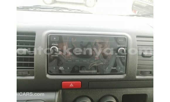 Imported Toyota DA White Netiree iti Import - Dubai keessatti Central Kenya keessatti Imported Toyota DA White Netiree iti Import - Dubai keessatti Central Kenya keessatti