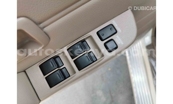 Imported Toyota Land Cruiser White Makiinaa iti Import - Dubai keessatti Central Kenya keessatti Imported Toyota Land Cruiser White Makiinaa iti Import - Dubai keessatti Central Kenya keessatti
