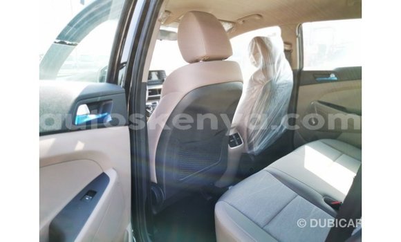 Nunua Imported Hyundai Tucson Nyeusi Gari ndani ya Import - Dubai nchini Kati Kenya Nunua Imported Hyundai Tucson Nyeusi Gari ndani ya Import - Dubai nchini Kati Kenya