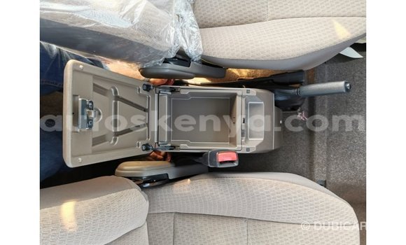 Imported Toyota Land Cruiser White Makiinaa iti Import - Dubai keessatti Central Kenya keessatti Imported Toyota Land Cruiser White Makiinaa iti Import - Dubai keessatti Central Kenya keessatti