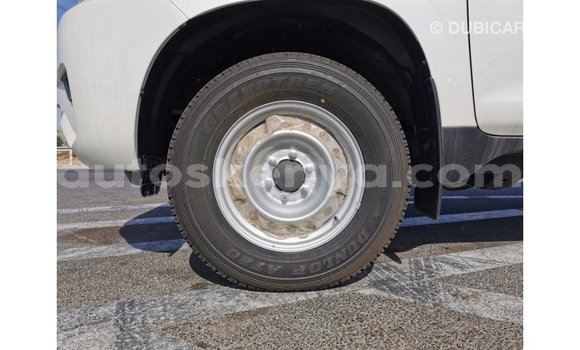 Buy Import Toyota Prado White Car in Import - Dubai in Central Kenya Buy Import Toyota Prado White Car in Import - Dubai in Central Kenya