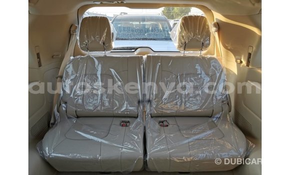 Imported Toyota Land Cruiser White Makiinaa iti Import - Dubai keessatti Central Kenya keessatti Imported Toyota Land Cruiser White Makiinaa iti Import - Dubai keessatti Central Kenya keessatti