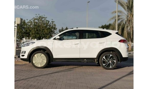 Buy Import Hyundai Tucson White Car in Import - Dubai in Central Kenya Buy Import Hyundai Tucson White Car in Import - Dubai in Central Kenya