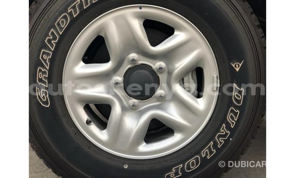 Nunua Imported Toyota Land Cruiser Nyeupe Gari ndani ya Import - Dubai nchini Kati Kenya Nunua Imported Toyota Land Cruiser Nyeupe Gari ndani ya Import - Dubai nchini Kati Kenya