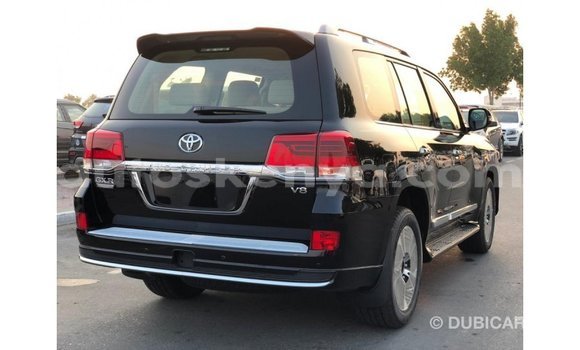 Nunua Imported Toyota Land Cruiser Nyeusi Gari ndani ya Import - Dubai nchini Kati Kenya Nunua Imported Toyota Land Cruiser Nyeusi Gari ndani ya Import - Dubai nchini Kati Kenya