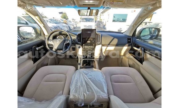 Buy Import Toyota Land Cruiser Black Car in Import - Dubai in Central Kenya Buy Import Toyota Land Cruiser Black Car in Import - Dubai in Central Kenya