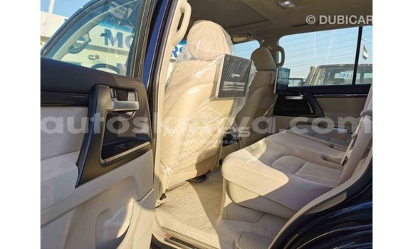 Buy Import Toyota Land Cruiser Black Car in Import - Dubai in Central Kenya Buy Import Toyota Land Cruiser Black Car in Import - Dubai in Central Kenya