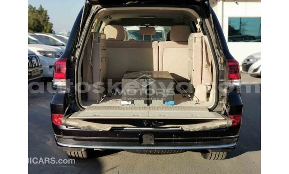 Buy Import Toyota Land Cruiser Black Car in Import - Dubai in Central Kenya Buy Import Toyota Land Cruiser Black Car in Import - Dubai in Central Kenya