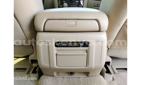 Imported Nissan Patrol White Makiinaa iti Import - Dubai keessatti Central Kenya keessatti Imported Nissan Patrol White Makiinaa iti Import - Dubai keessatti Central Kenya keessatti