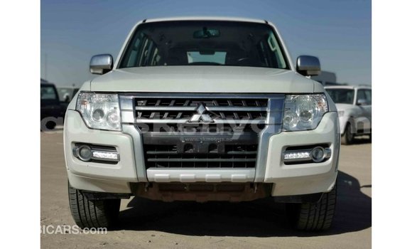 Buy Import Mitsubishi Pajero White Car in Import - Dubai in Central Kenya Buy Import Mitsubishi Pajero White Car in Import - Dubai in Central Kenya