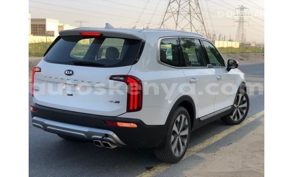 Nunua Imported Kia Carens Nyeupe Gari ndani ya Import - Dubai nchini Kati Kenya Nunua Imported Kia Carens Nyeupe Gari ndani ya Import - Dubai nchini Kati Kenya