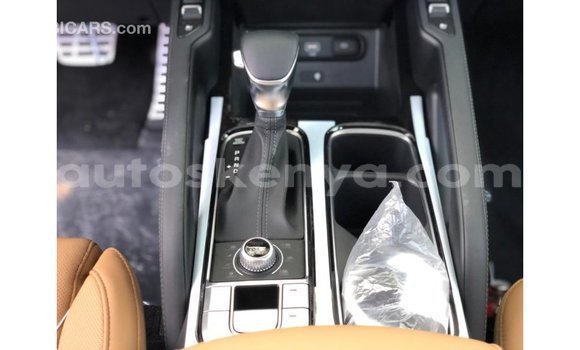 Nunua Imported Kia Carens Nyeupe Gari ndani ya Import - Dubai nchini Kati Kenya Nunua Imported Kia Carens Nyeupe Gari ndani ya Import - Dubai nchini Kati Kenya