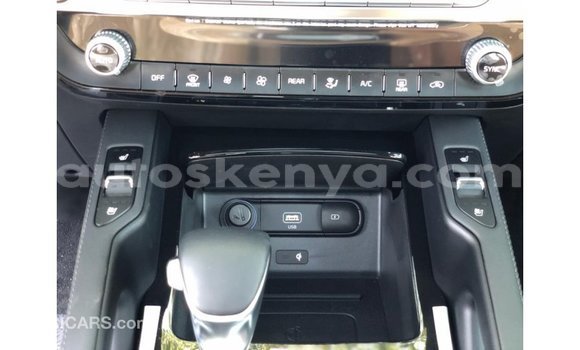 Nunua Imported Kia Carens Nyeupe Gari ndani ya Import - Dubai nchini Kati Kenya Nunua Imported Kia Carens Nyeupe Gari ndani ya Import - Dubai nchini Kati Kenya