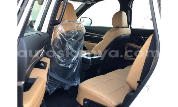 Nunua Imported Kia Carens Nyeupe Gari ndani ya Import - Dubai nchini Kati Kenya Nunua Imported Kia Carens Nyeupe Gari ndani ya Import - Dubai nchini Kati Kenya