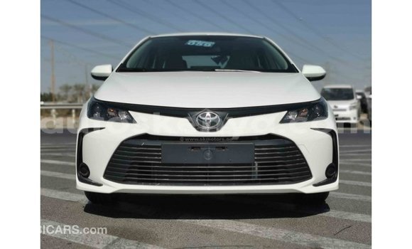 Nunua Imported Toyota Corolla Nyeupe Gari ndani ya Import - Dubai nchini Kati Kenya Nunua Imported Toyota Corolla Nyeupe Gari ndani ya Import - Dubai nchini Kati Kenya
