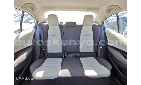 Nunua Imported Toyota Corolla Nyeupe Gari ndani ya Import - Dubai nchini Kati Kenya Nunua Imported Toyota Corolla Nyeupe Gari ndani ya Import - Dubai nchini Kati Kenya