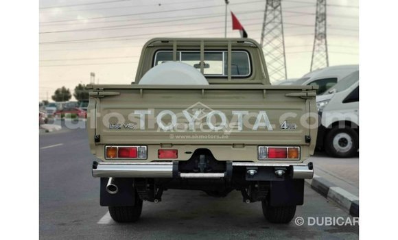 Buy Import Toyota Land Cruiser Beige Car in Import - Dubai in Central Kenya Buy Import Toyota Land Cruiser Beige Car in Import - Dubai in Central Kenya