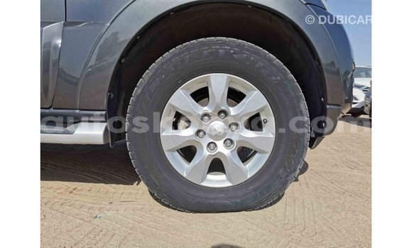 Nunua Imported Mitsubishi Pajero Nyingine Gari ndani ya Import - Dubai nchini Kati Kenya Nunua Imported Mitsubishi Pajero Nyingine Gari ndani ya Import - Dubai nchini Kati Kenya