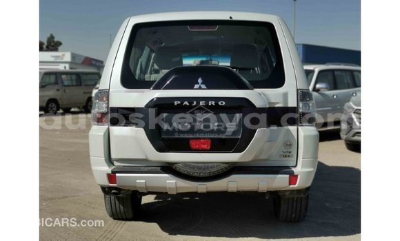 Nunua Imported Mitsubishi Pajero Nyeupe Gari ndani ya Import - Dubai nchini Kati Kenya Nunua Imported Mitsubishi Pajero Nyeupe Gari ndani ya Import - Dubai nchini Kati Kenya