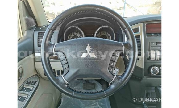 Nunua Imported Mitsubishi Pajero Nyeupe Gari ndani ya Import - Dubai nchini Kati Kenya Nunua Imported Mitsubishi Pajero Nyeupe Gari ndani ya Import - Dubai nchini Kati Kenya