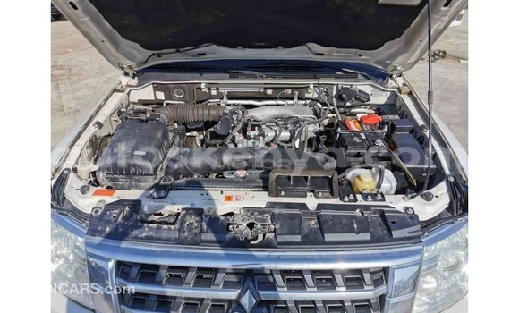 Nunua Imported Mitsubishi Pajero Nyeupe Gari ndani ya Import - Dubai nchini Kati Kenya Nunua Imported Mitsubishi Pajero Nyeupe Gari ndani ya Import - Dubai nchini Kati Kenya