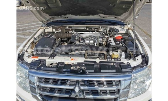 Buy Import Mitsubishi Pajero White Car in Import - Dubai in Central Kenya Buy Import Mitsubishi Pajero White Car in Import - Dubai in Central Kenya